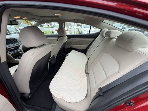 Used 2017 Hyundai Elantra Value Edition FWD image 13