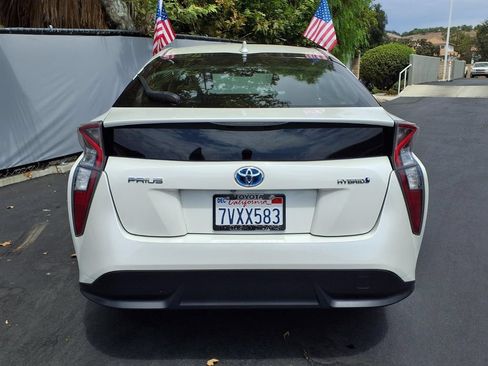 Certified 2016 Toyota Prius Three Touring FWD image 7