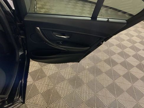 Used 2018 BMW 320i xDrive Sedan image 38