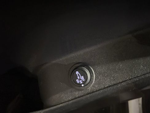 Used 2023 Chevrolet Equinox LT image 14