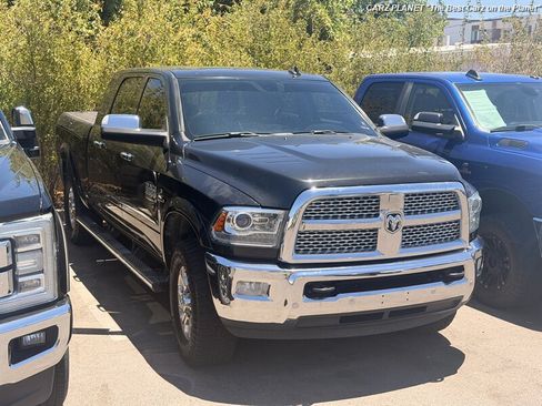 Used 2018 RAM 2500 Laramie w/ Convenience Group AWD/4WD image 3