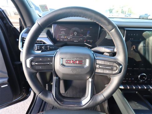 Used 2024 GMC Acadia AT4 w/ Luxury Package image 17