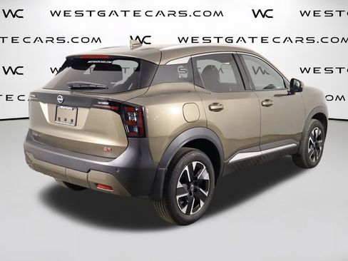 Used 2025 Nissan Kicks SR FWD image 38