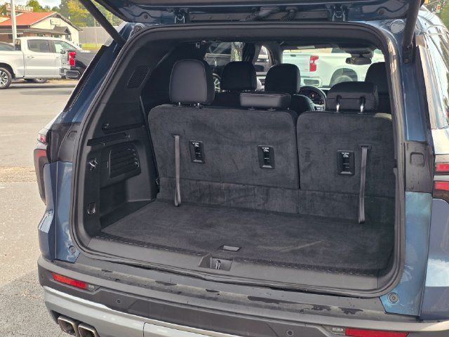 Used 2026 Chevrolet Traverse LT FWD image 11