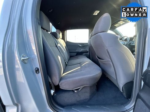 Used 2018 Toyota Tacoma TRD Sport image 25