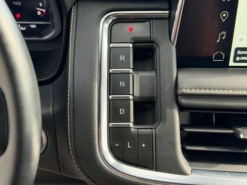 Used 2023 GMC Yukon SLT AWD/4WD image 28