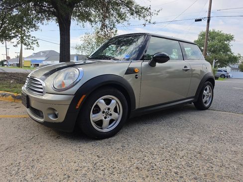 Used 2010 MINI Cooper Hardtop w/ Premium Pkg FWD image 41