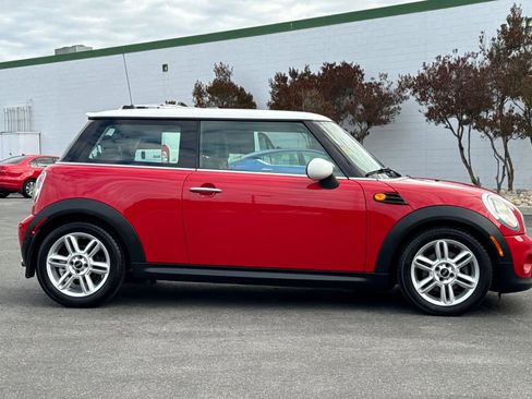 Used 2013 MINI Cooper Hardtop image 6