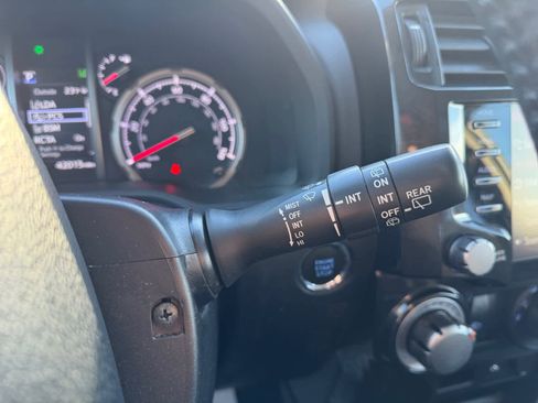 Used 2023 Toyota 4Runner TRD Off-Road image 18