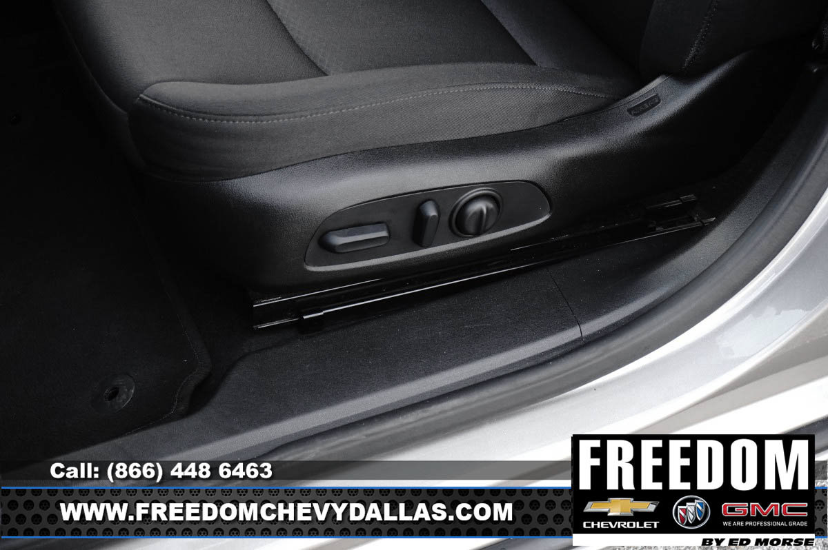Used 2025 Chevrolet Malibu LT FWD image 30