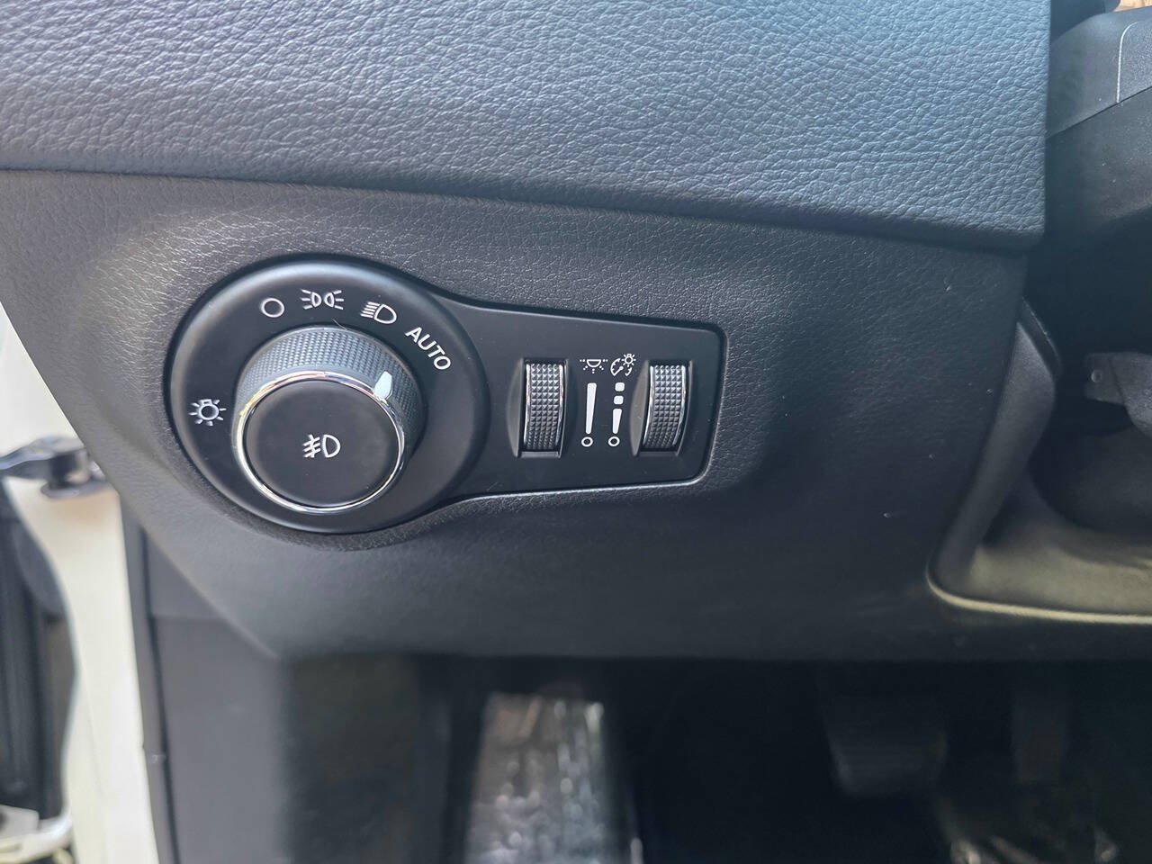 Used 2018 Jeep Compass Limited w/ Navigation Group AWD/4WD image 15