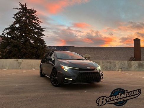 Used 2024 Toyota Corolla SE w/ SE Premium Package image 2