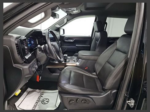 Used 2023 Chevrolet Silverado 1500 LT Trail Boss w/ Convenience Package II image 7