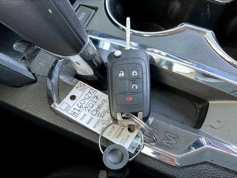 Used 2017 Chevrolet Equinox LT w/ Convenience Package image 14