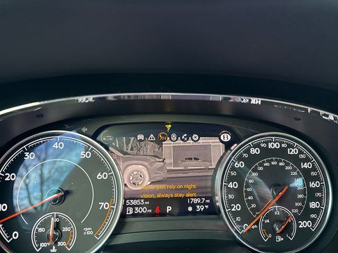 Used 2019 Bentley Bentayga image 70