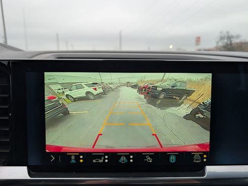 Used 2023 Chevrolet Silverado 1500 LT Trail Boss w/ LT Trail Boss Premium Package image 16