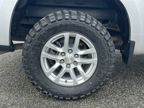 Used 2021 Chevrolet Silverado 1500 LT RWD image 18