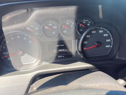 Used 2022 Chevrolet Silverado 1500 Custom RWD image 2