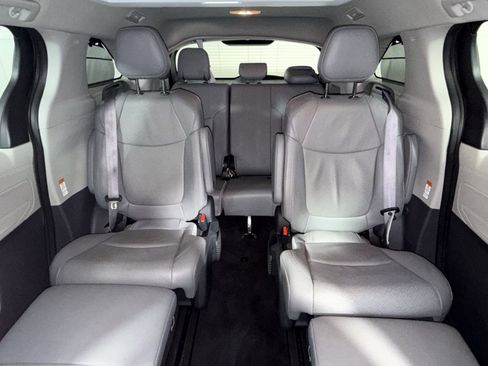Used 2023 Toyota Sienna Limited AWD/4WD image 25