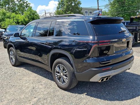 Used 2024 Chevrolet Traverse LT FWD image 6