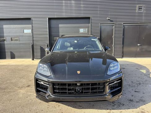 New 2026 Porsche Cayenne GTS image 13
