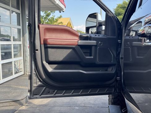 Used 2022 Ford F250 Platinum AWD/4WD image 17