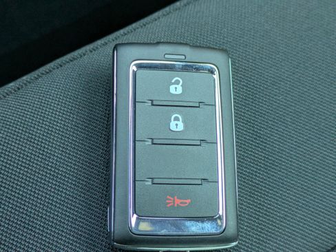 New 2025 Jeep Grand Cherokee L Laredo image 33