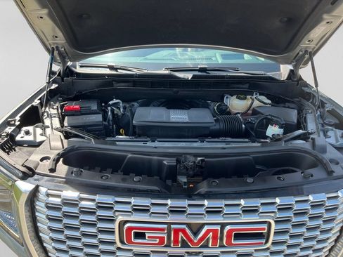 Used 2023 GMC Yukon XL Denali w/ Advanced Technology Package AWD/4WD image 13