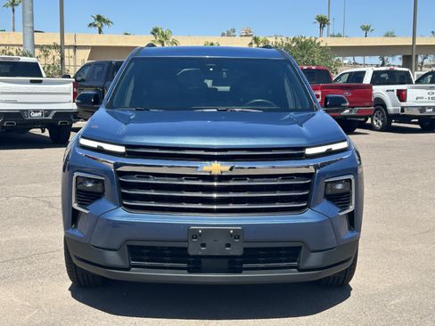 Certified 2025 Chevrolet Traverse LT FWD image 8