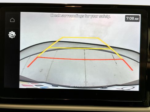 Used 2024 Hyundai Venue Limited FWD image 16