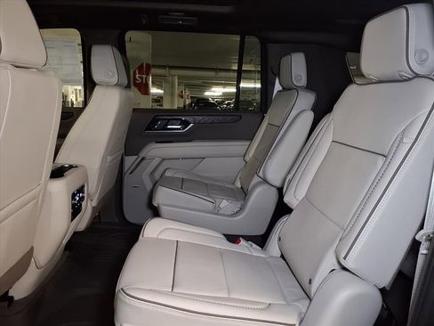 New 2026 GMC Yukon XL Denali w/ Sun & Power Step Package AWD/4WD image 12