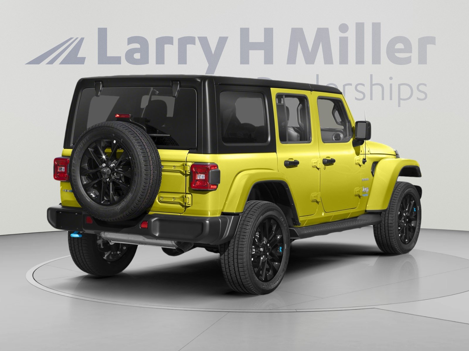 Used 2023 Jeep Wrangler Unlimited Rubicon 4xe w/ Steel Bumper Group AWD/4WD image 2