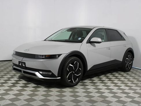 Used 2024 Hyundai Ioniq 5 SEL RWD image 3
