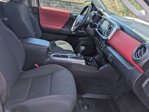 Certified 2023 Toyota Tacoma SR5 AWD/4WD image 19