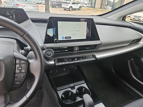 Used 2025 Toyota Prius LE image 20