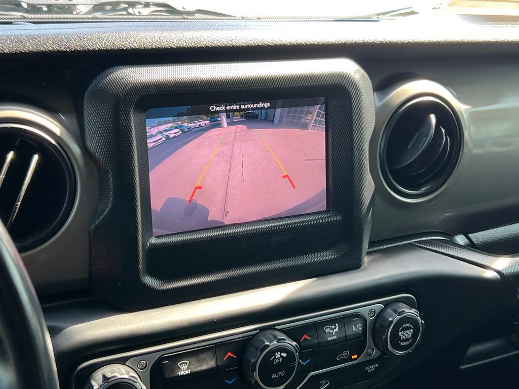 Used 2018 Jeep Wrangler Unlimited Sport S AWD/4WD image 33