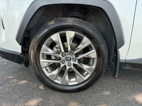Used 2022 Toyota RAV4 XLE Premium FWD image 42