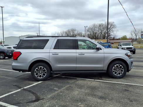 Used 2024 Ford Expedition Max XLT image 8