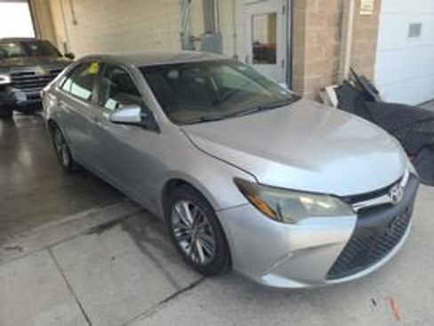 Used 2016 Toyota Camry SE FWD image 4