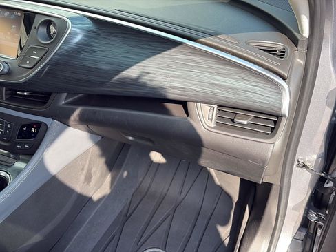 Used 2019 Buick Envision Essence image 23