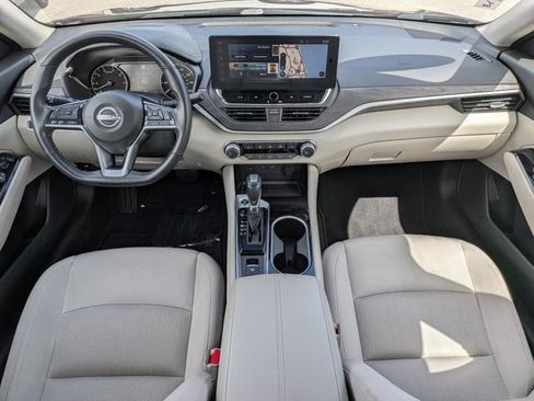 Used 2023 Nissan Altima 2.5 SV w/ SV Premium Package AWD/4WD image 14