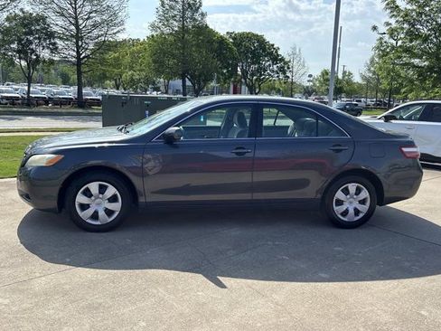 Used 2009 Toyota Camry LE FWD image 9