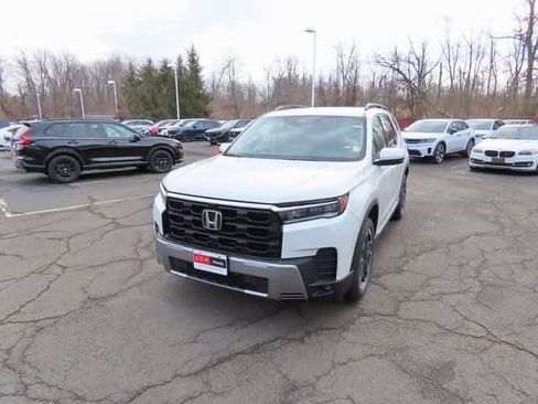 New 2026 Honda Pilot Touring image 1