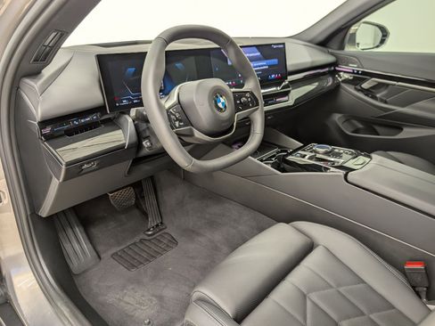 Certified 2026 BMW 530i w/ Premium Package image 4