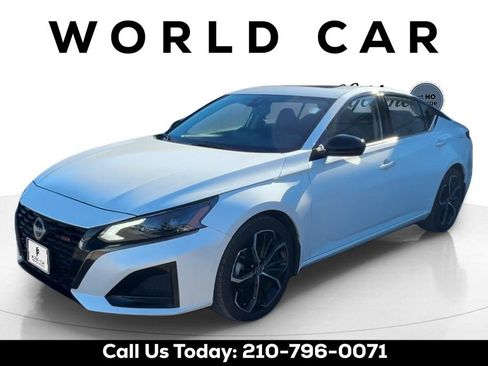 Used 2024 Nissan Altima 2.5 SR w/ SR Premium Package image 7