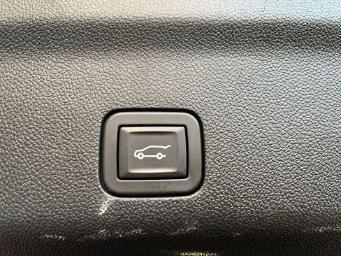 Used 2024 Chevrolet Tahoe LT image 10