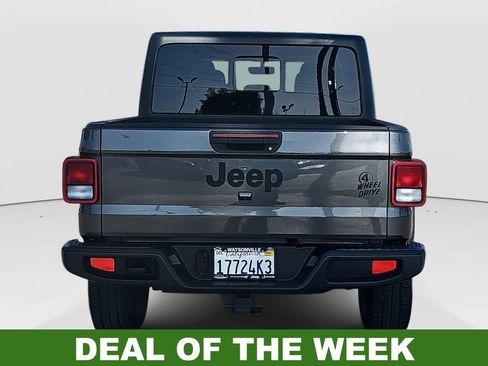 Used 2021 Jeep Gladiator Willys image 4