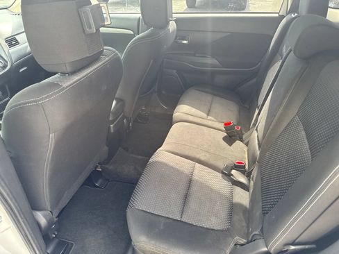 Used 2018 Mitsubishi Outlander ES FWD image 9