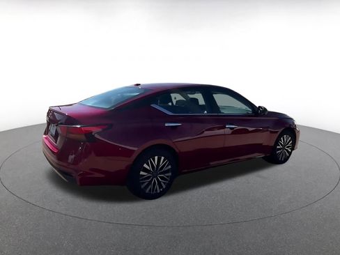 Used 2025 Nissan Altima 2.5 SV image 14