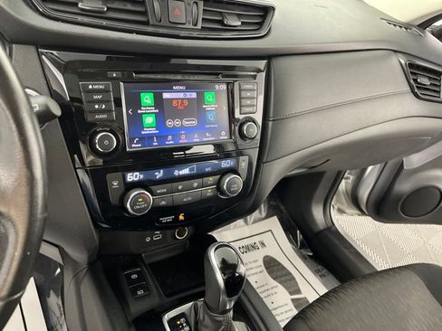 Used 2019 Nissan Rogue SV w/ Sun & Sound Touring Package FWD image 24